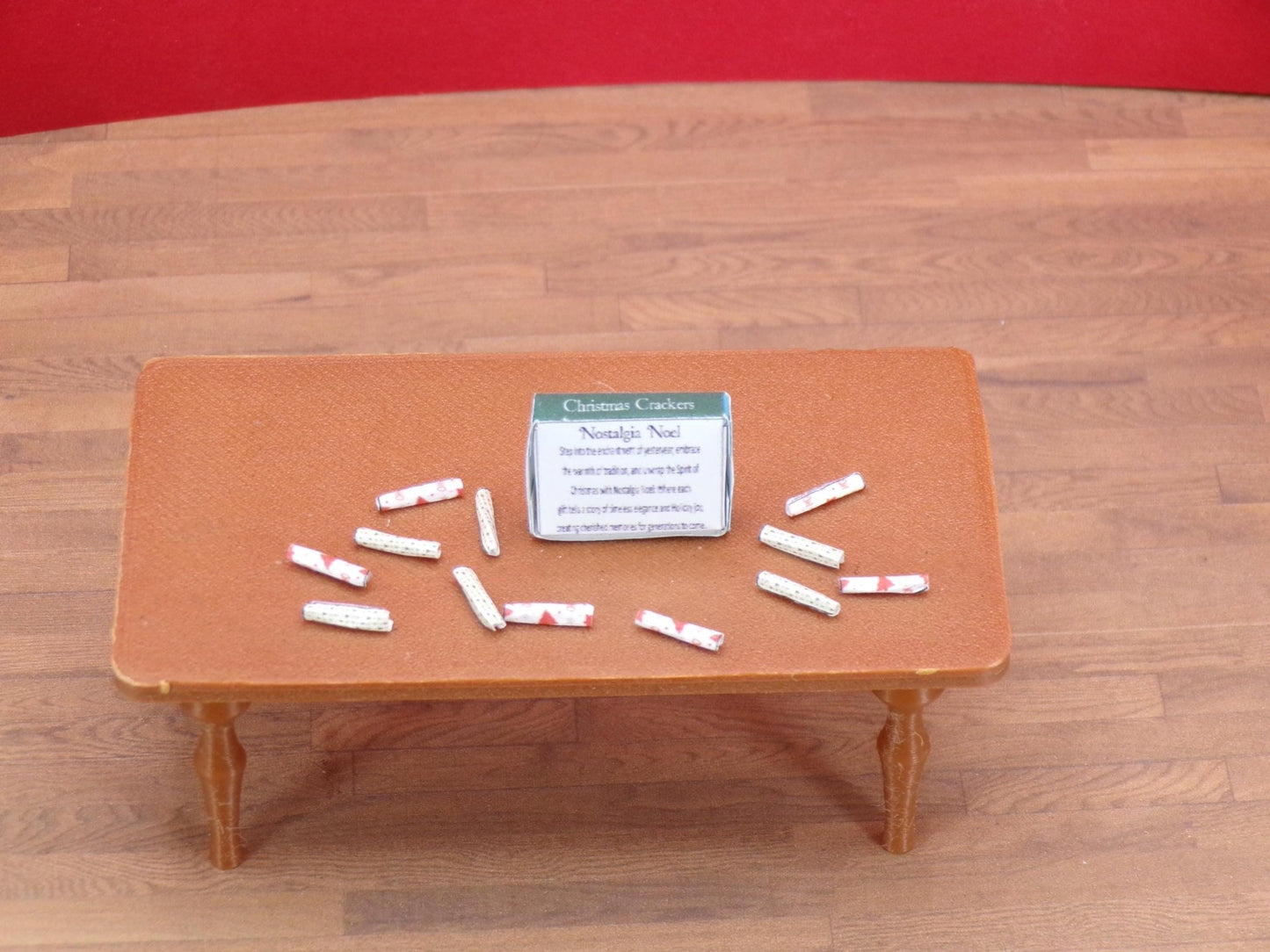 1:24 Scale 12 Christmas Crackers and Box - MstrcrftMinis - 1170