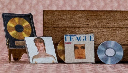 1:24 Scale 33 - RPM and 45 - RPM Records, Albums, and Sleeves - MstrcrftMinis - 1028