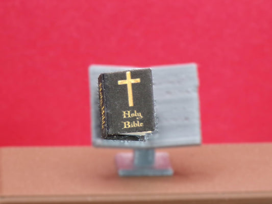 1:24 Scale Bible - MstrcrftMinis - 1174