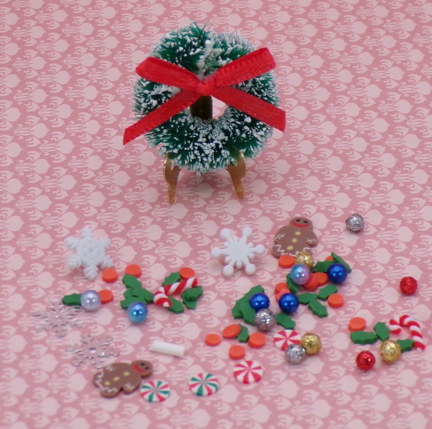 1:24 Scale Christmas Wreath Decorating Kit - MstrcrftMinis - 1065