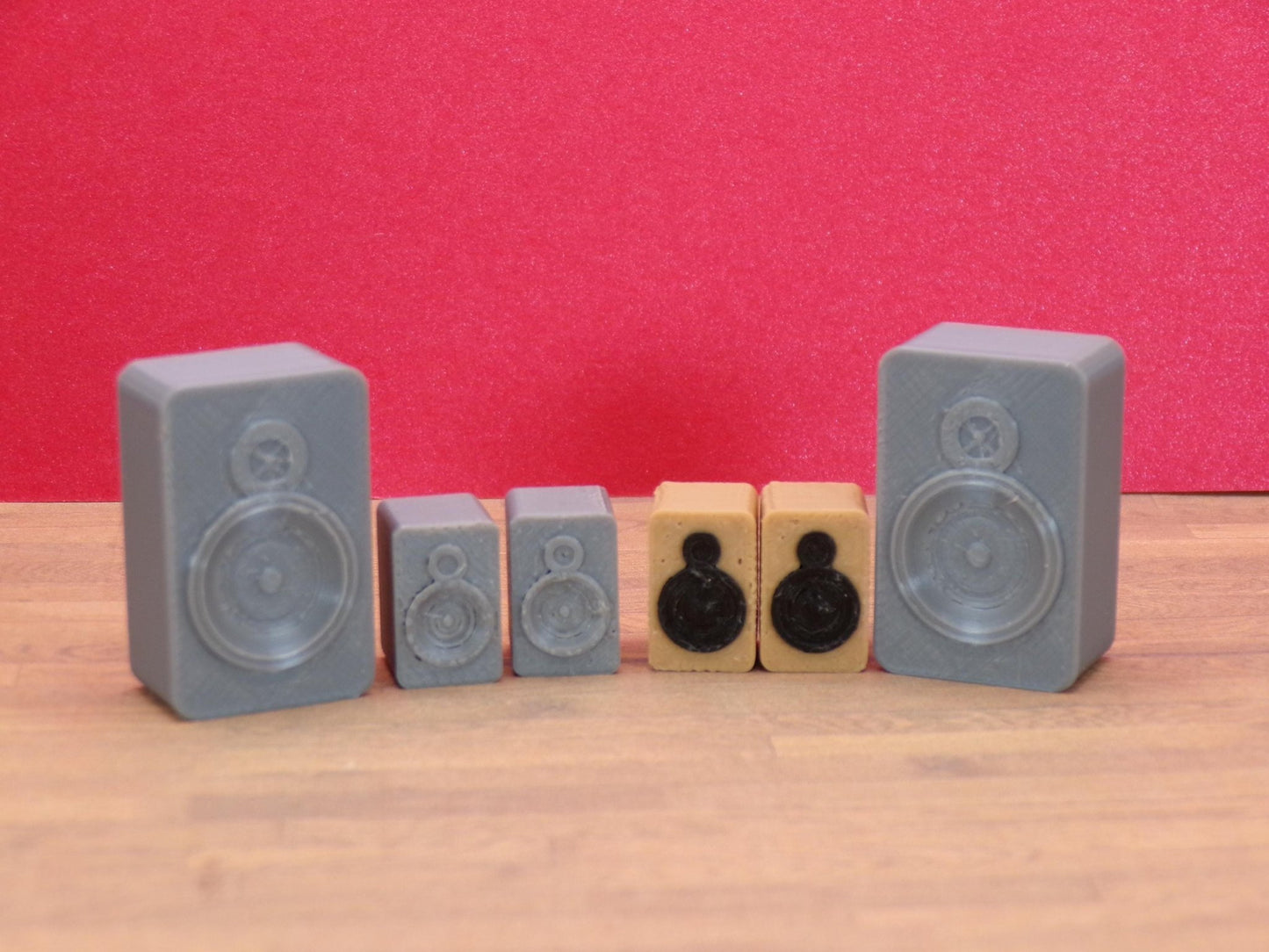 1:24 Scale Miniature Speaker Sets (Grey, Woodgrain) - 1/25 Scale and G Scale Compatible - MstrcrftMinis - 1280