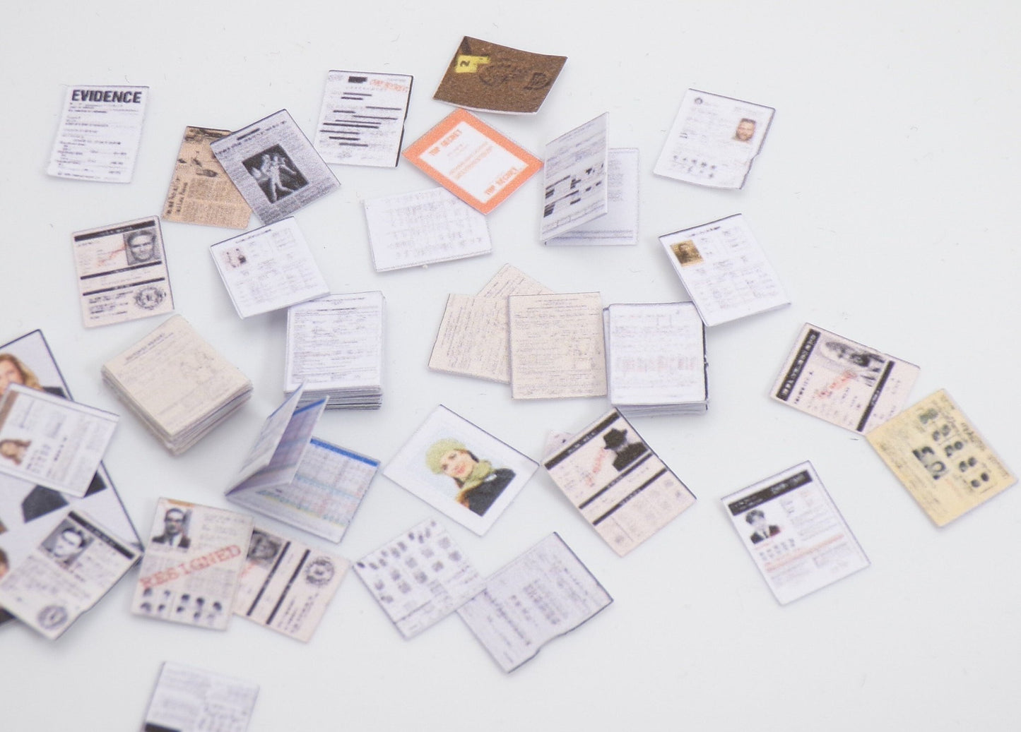 1:24 Scale Secret Agent Files and Paperwork - MstrcrftMinis - 1033