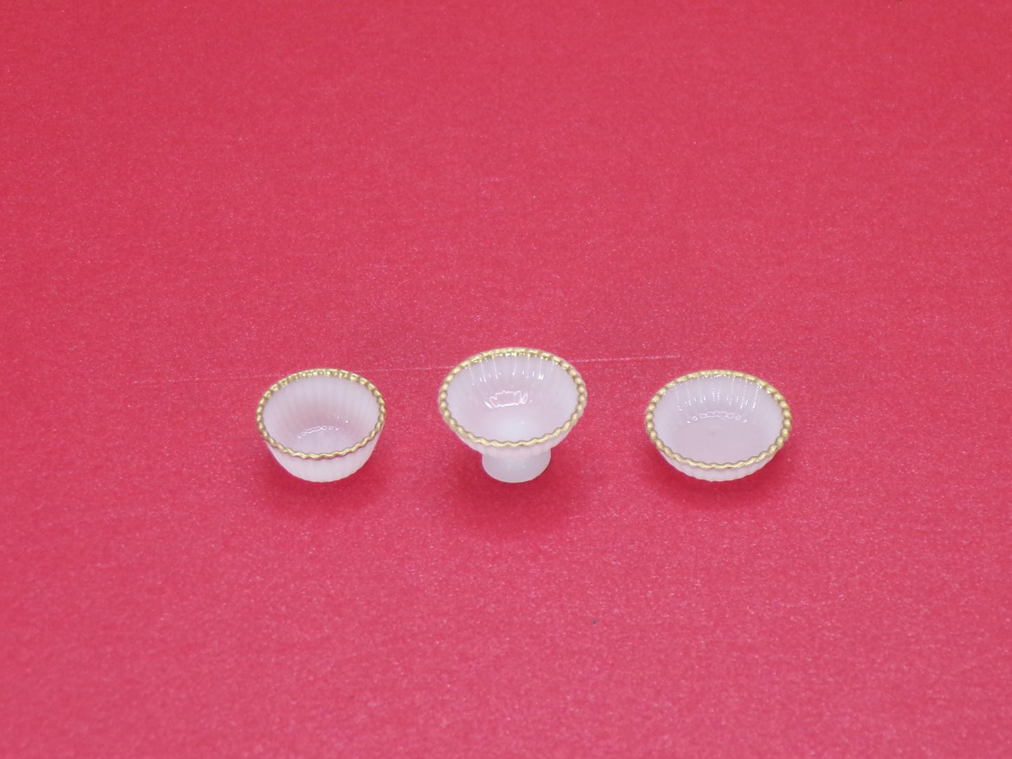 1:24 Scale Set of 3 Gold Rim Serving Dishes