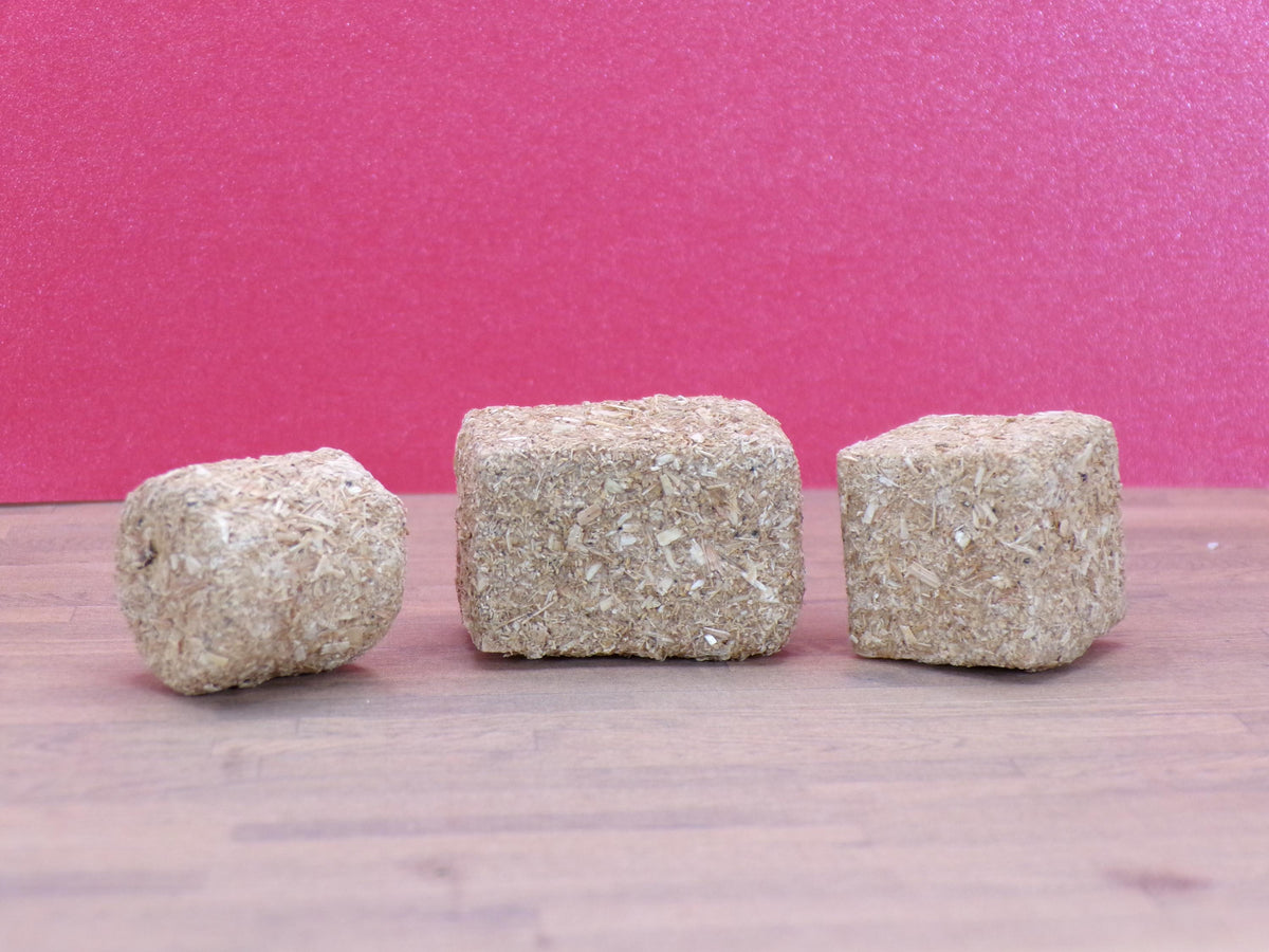 Hay Bales – 1:24 Scale Miniature for Fall Scenes