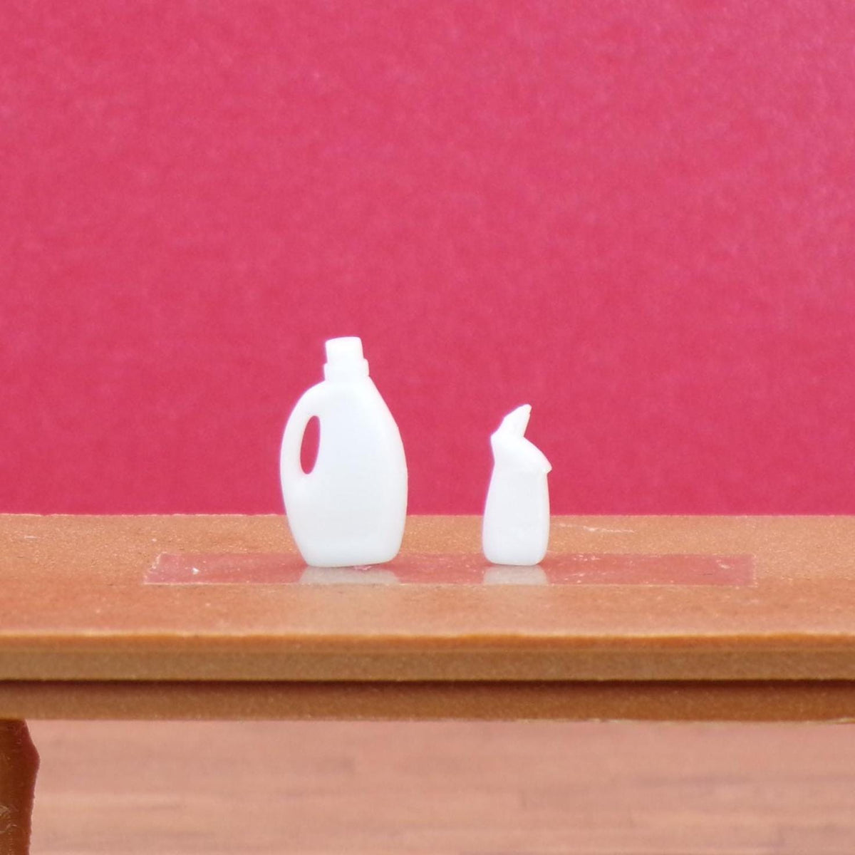 Laundry Detergent & Toilet Cleaner Bottles – 1:24 Scale Miniature