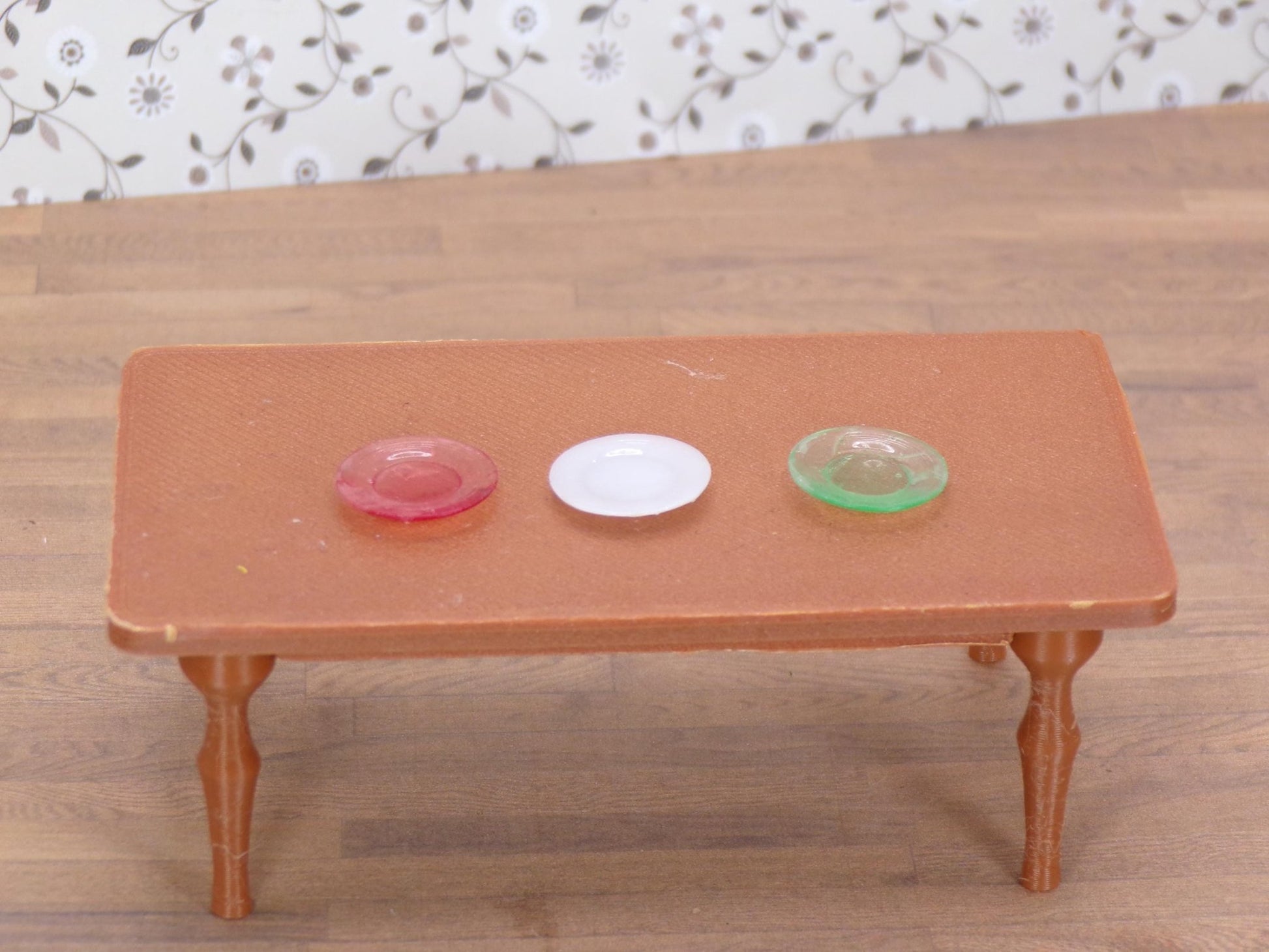 1:24 Scale 12" Dinner Plate Chargers (6) in Red, Green, or White - MstrcrftMinis - 1140