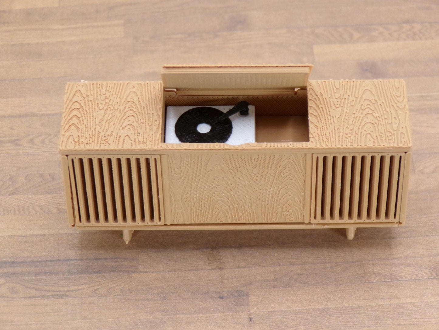 1:24 Scale 1970s Console Stereo with Turntable & Wood Grain Cabinet – Miniature Vintage Hi - Fi Furniture | 1/25 Scale | G Scale - MstrcrftMinis - 1255