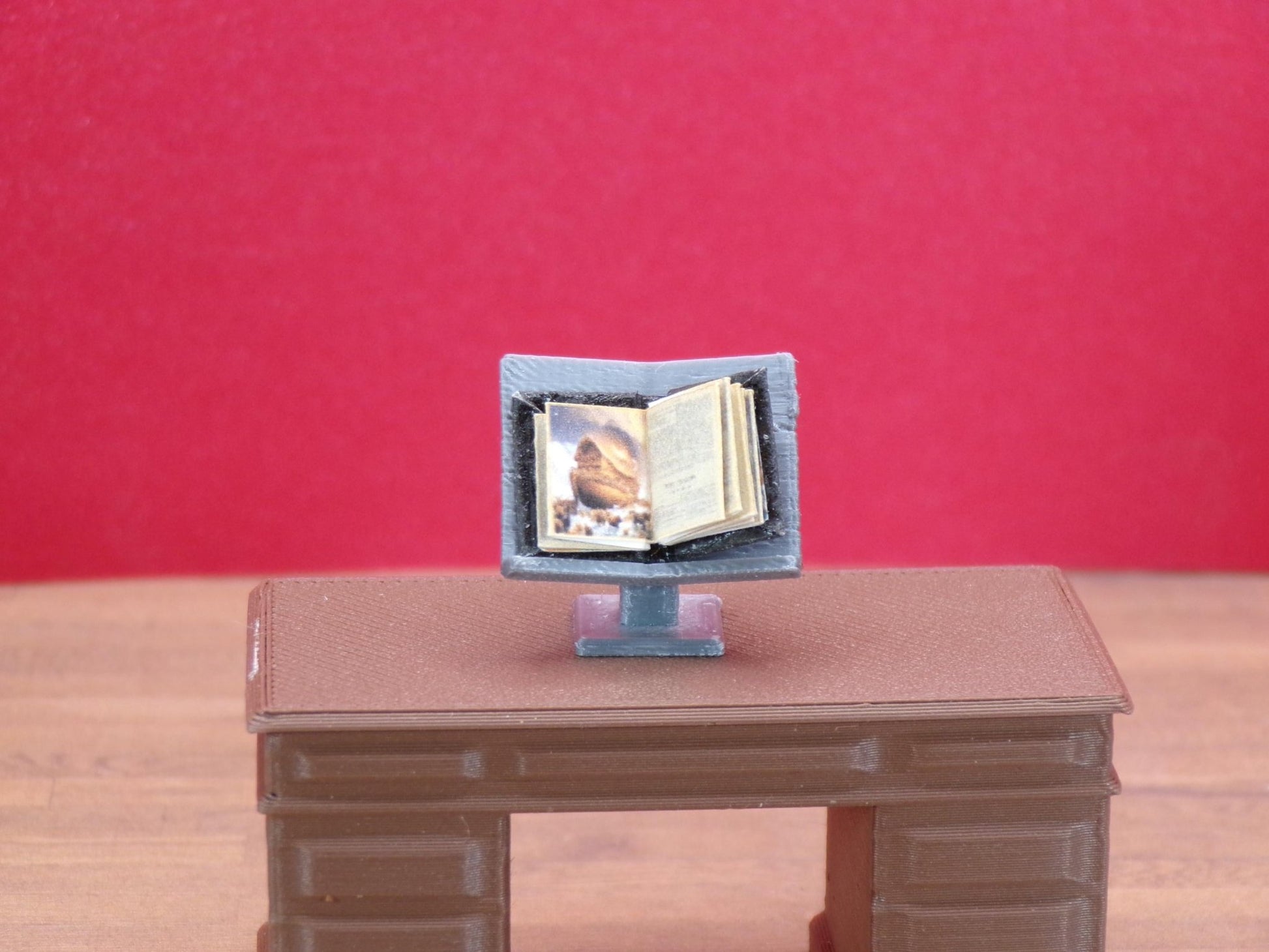 1:24 Scale Bible - MstrcrftMinis - 1174