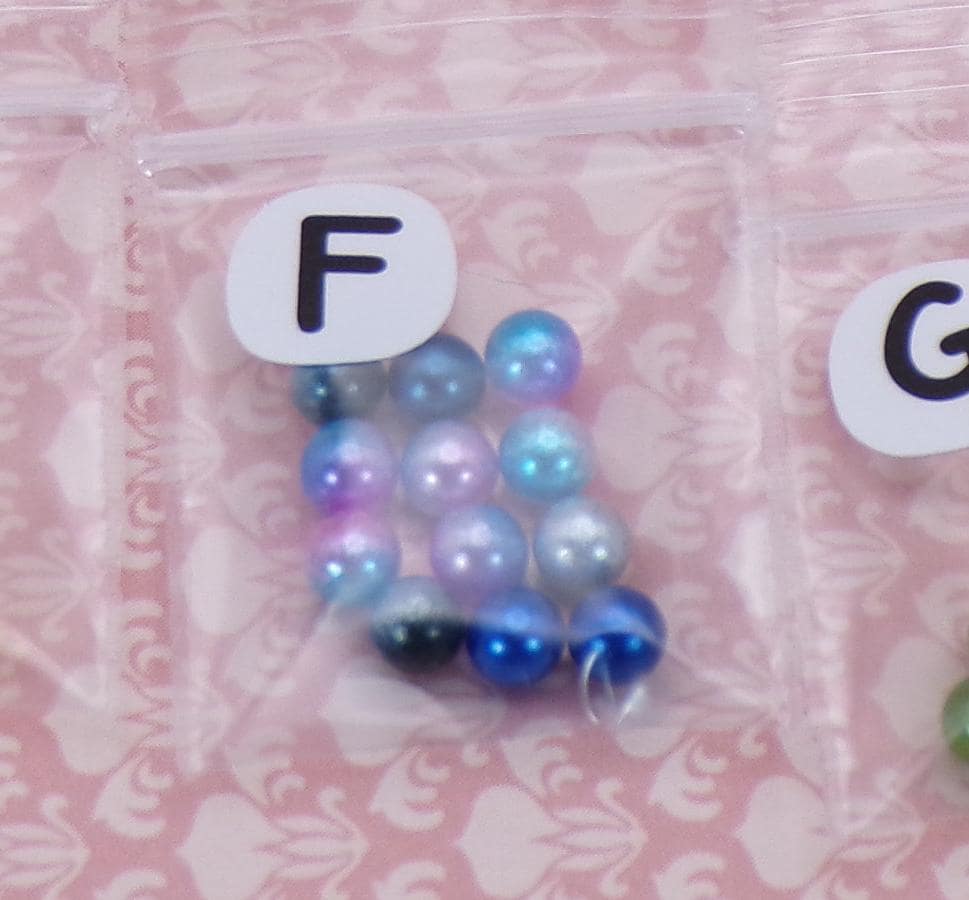 1:24 Scale Box of Christmas Ornaments - Baubles - MstrcrftMinis - 1066