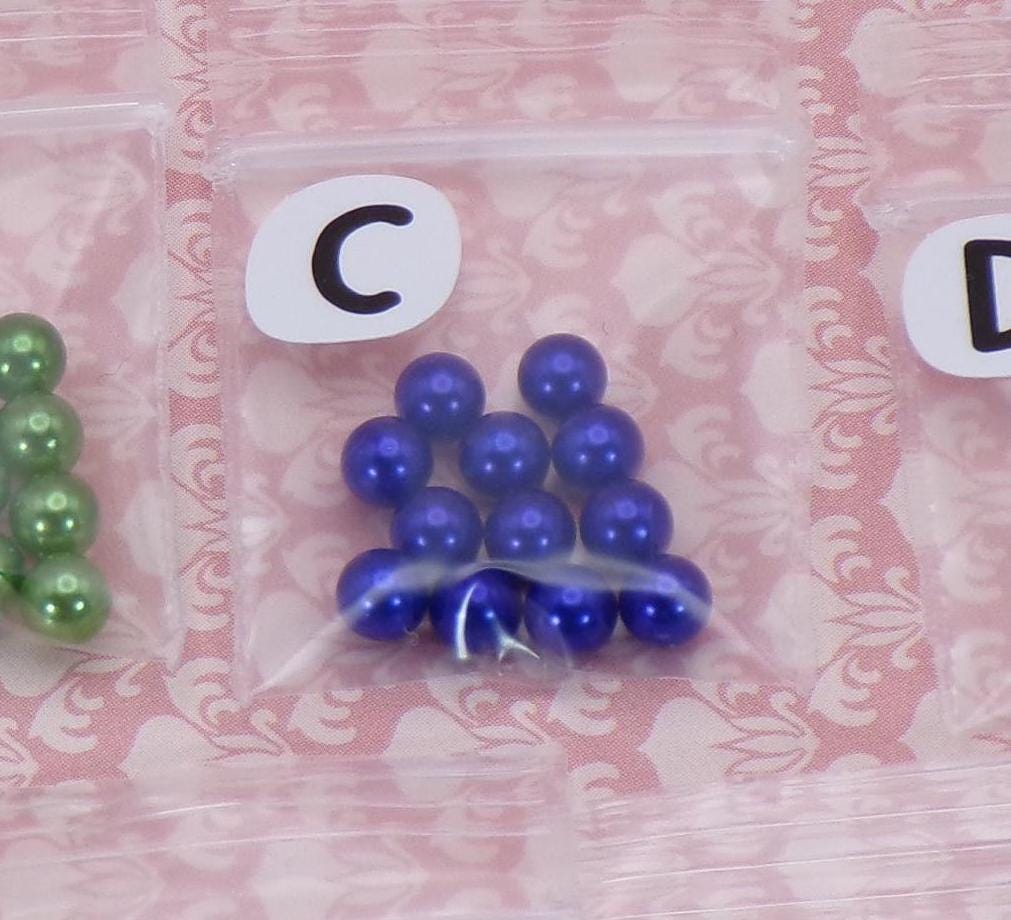 1:24 Scale Box of Christmas Ornaments - Baubles - MstrcrftMinis - 1066