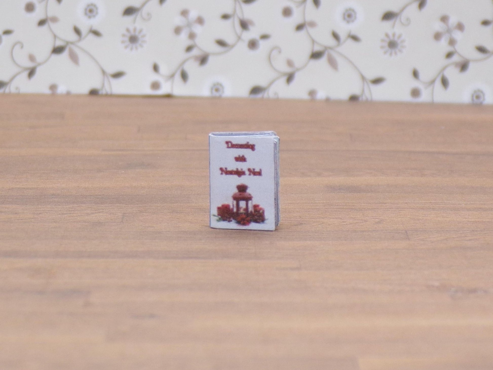 1:24 Scale Christmas Decorating Made Easy - Holiday Decorating - MstrcrftMinis - 1053