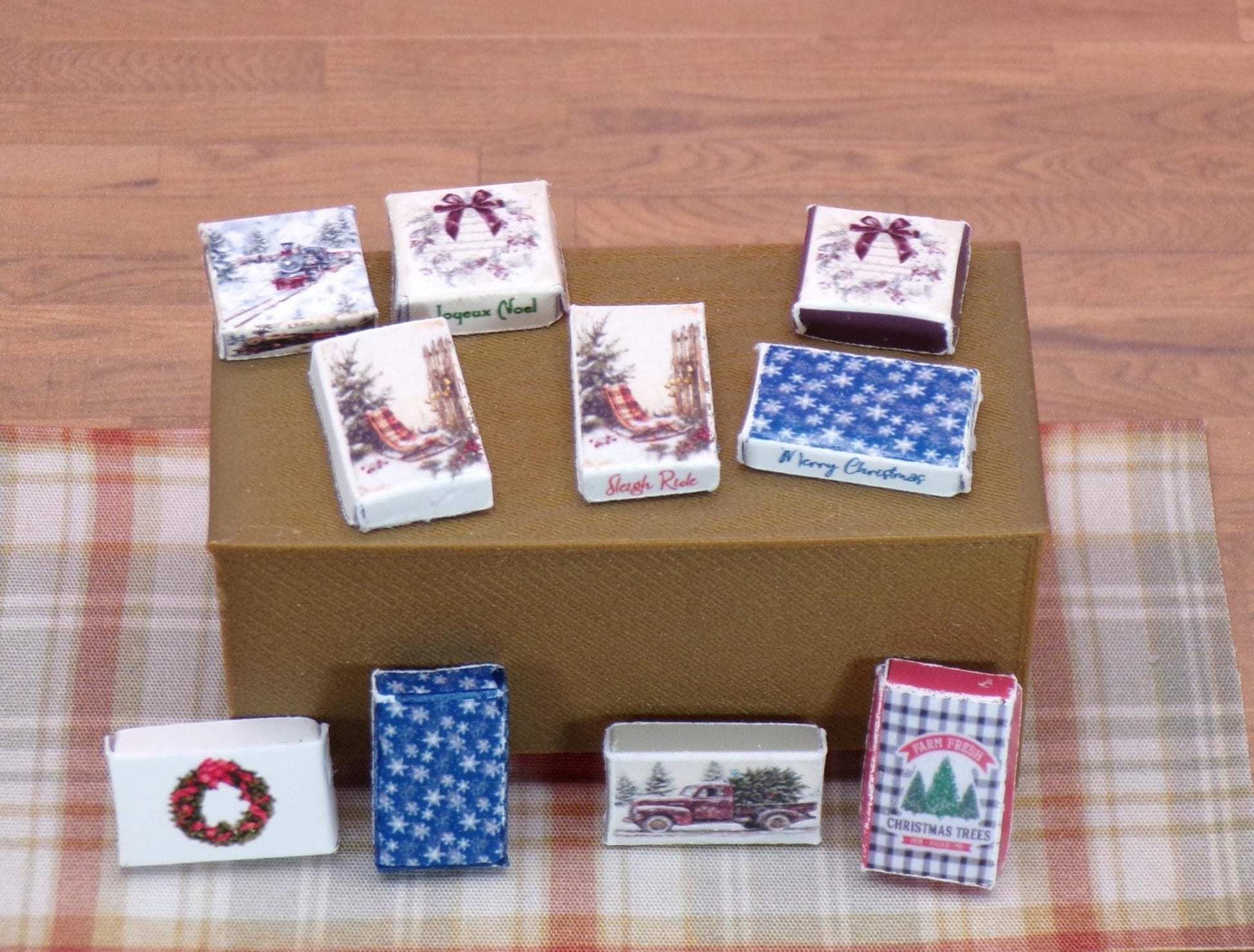 1:24 Scale Christmas Gift Boxes - Robe, Shirt, and Square Sizes - 24 In All - MstrcrftMinis - 1019