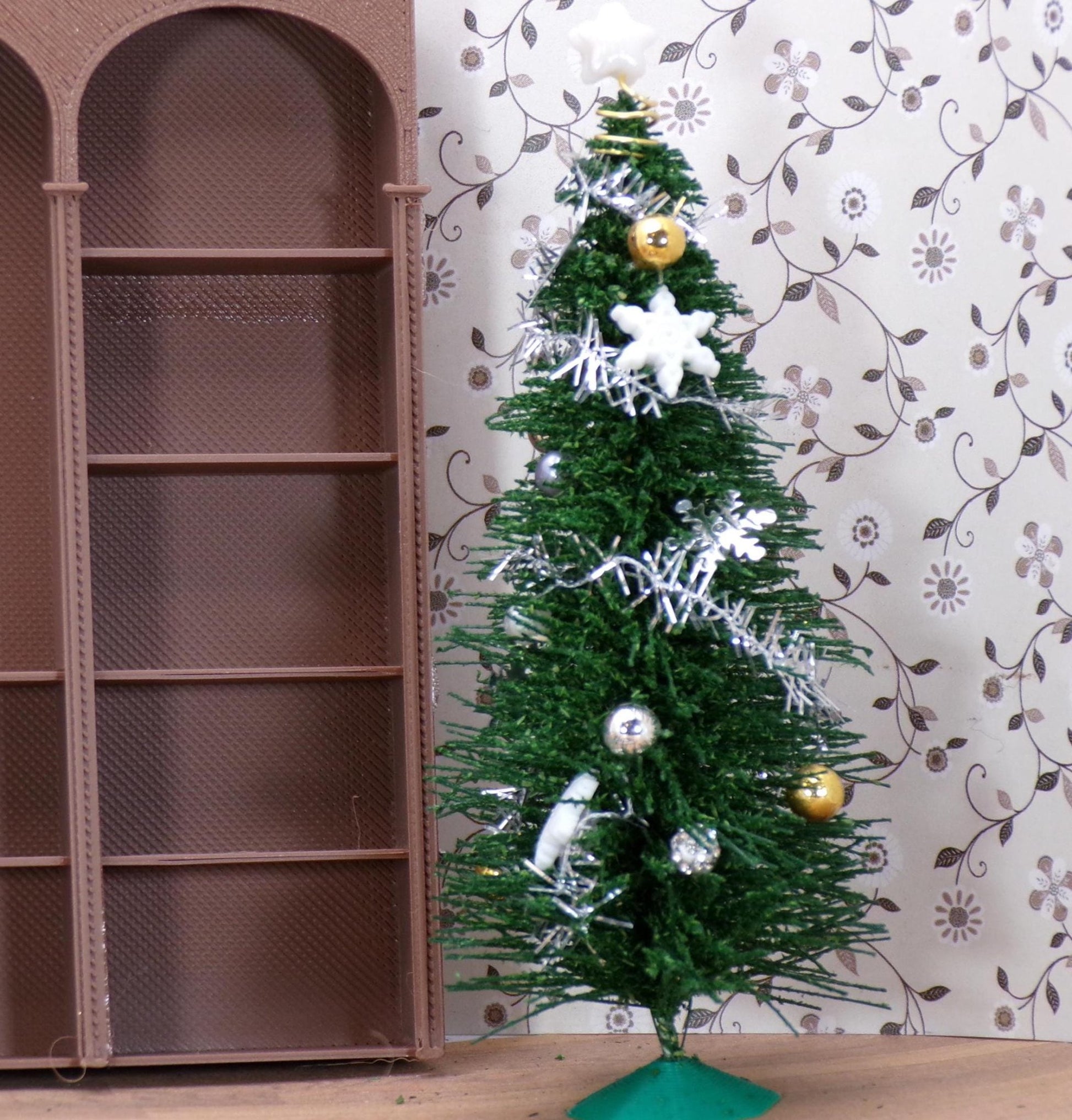 1:24 Scale Christmas Tree Decorating Kit - MstrcrftMinis - 1070