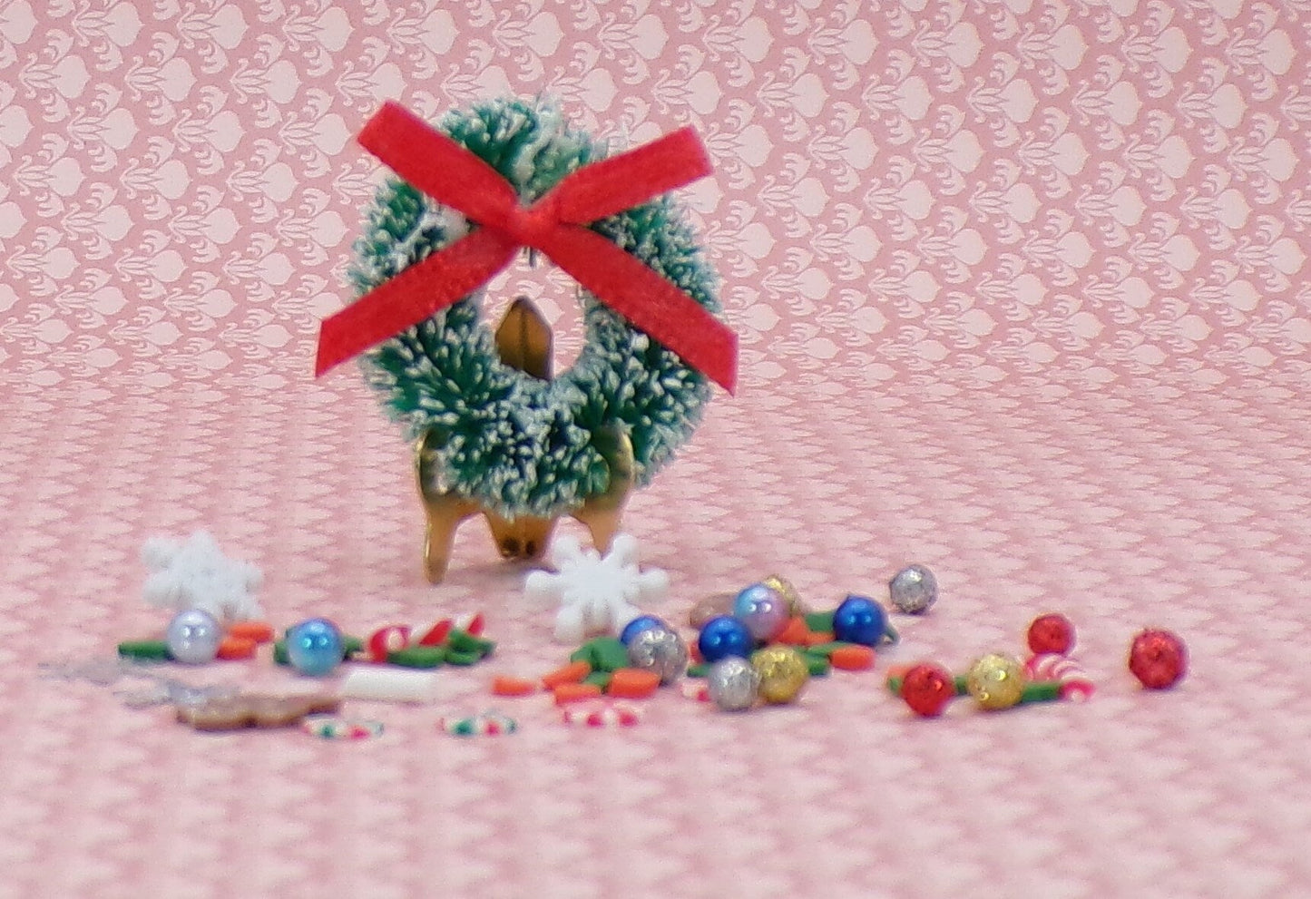 1:24 Scale Christmas Wreath Decorating Kit - MstrcrftMinis - 1065