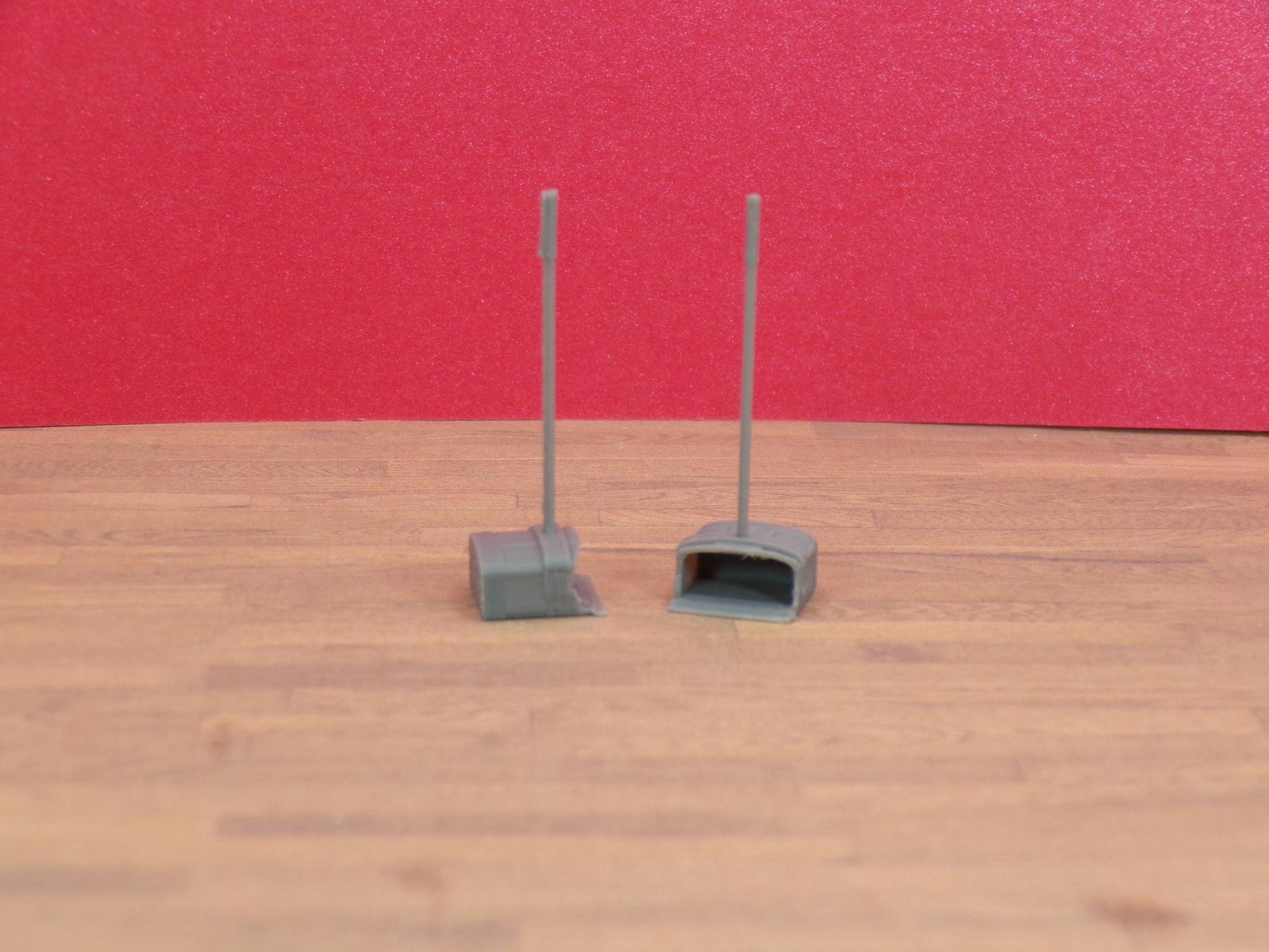 1:24 Scale Dustpan – Miniature Cleaning Tool - MstrcrftMinis - 1331