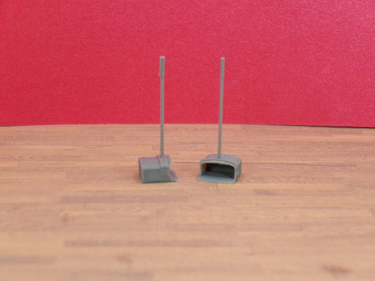 1:24 Scale Dustpan – Miniature Cleaning Tool - MstrcrftMinis - 1331