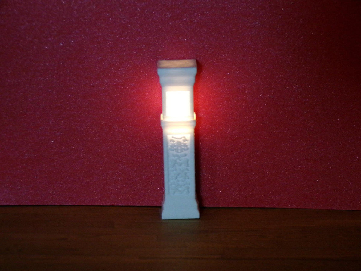 1:24 Scale Garden Post / Driveway Marker – Optional Light Kit - MstrcrftMinis - 1410