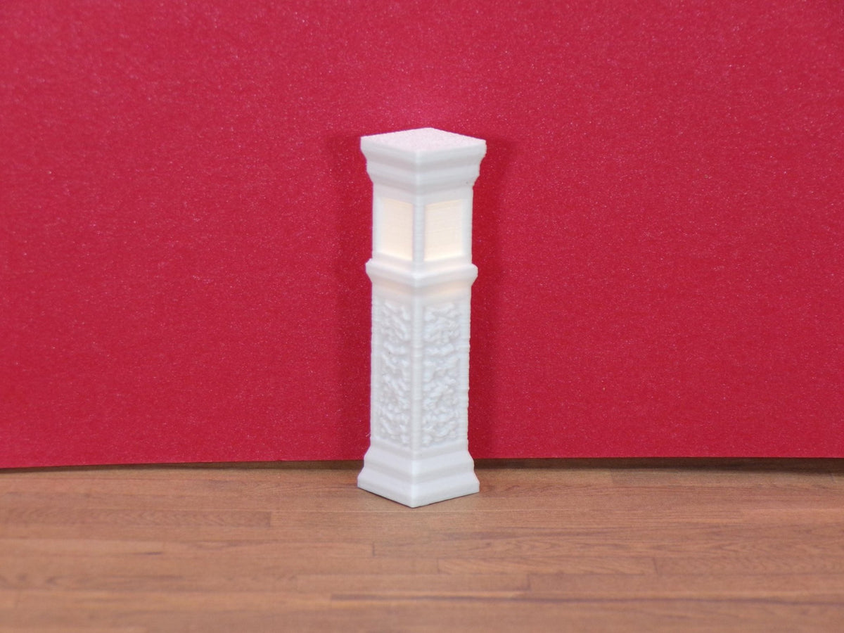 1:24 Scale Garden Post / Driveway Marker – Optional Light Kit - MstrcrftMinis - 1410