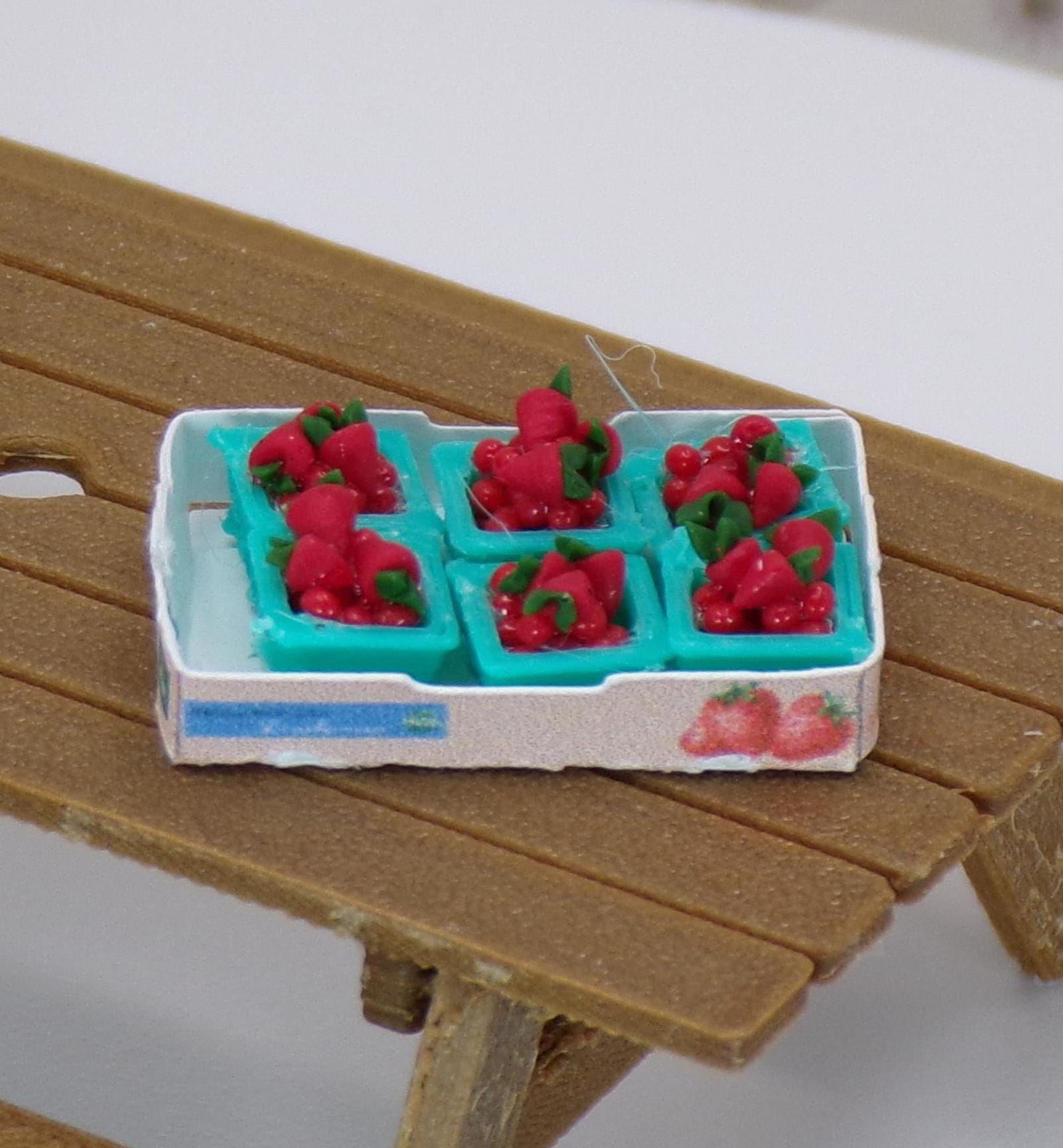 1:24 Scale Grocery Boxes - NEW Larger Strawberry Box Just Added! - MstrcrftMinis - 1031