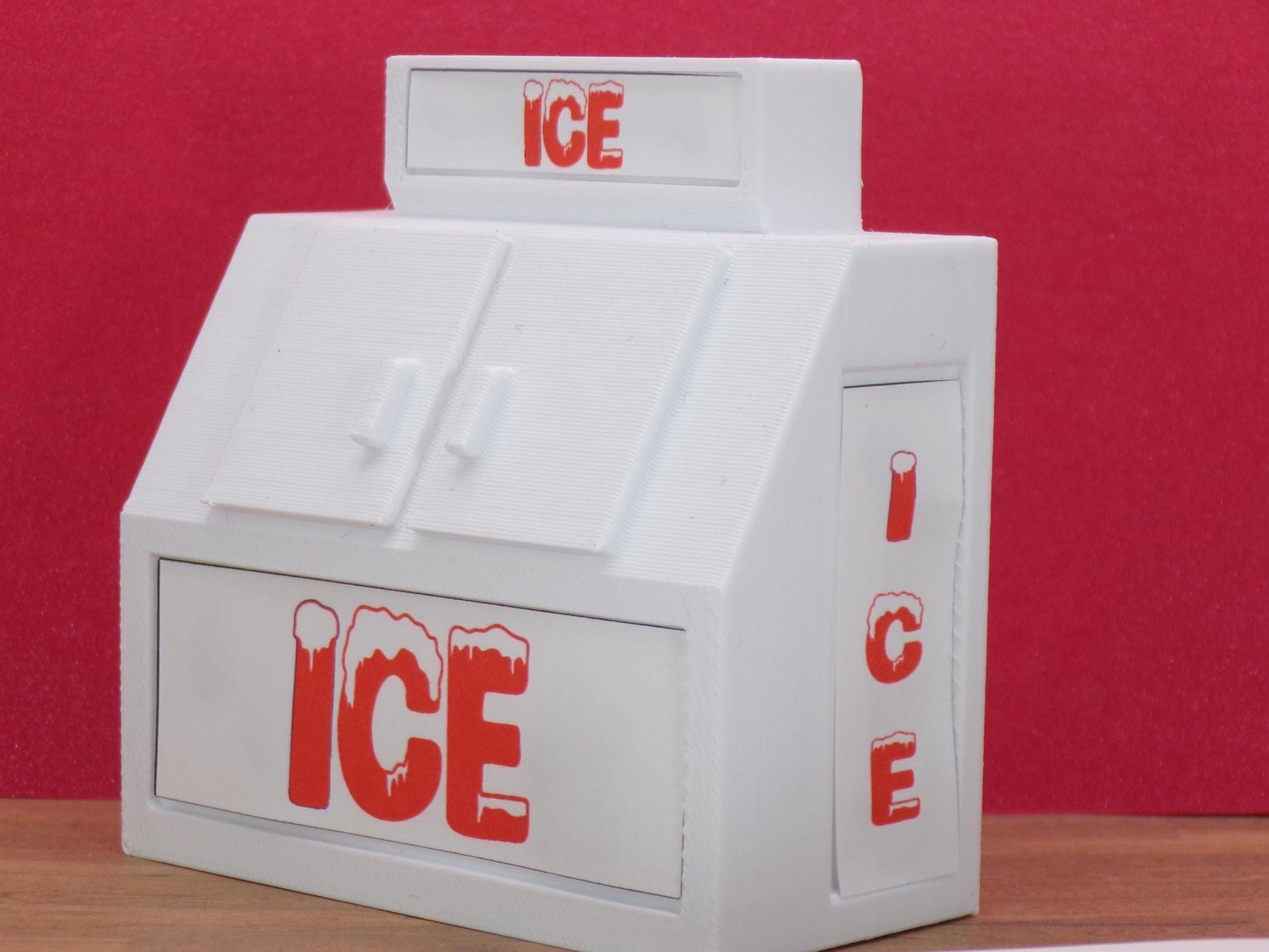 1:24 Scale Large Ice Machine - Ideal for Grocery Store, Convenience Store, Bait Shop, Gas Station, Repair Station - MstrcrftMinis - 1210