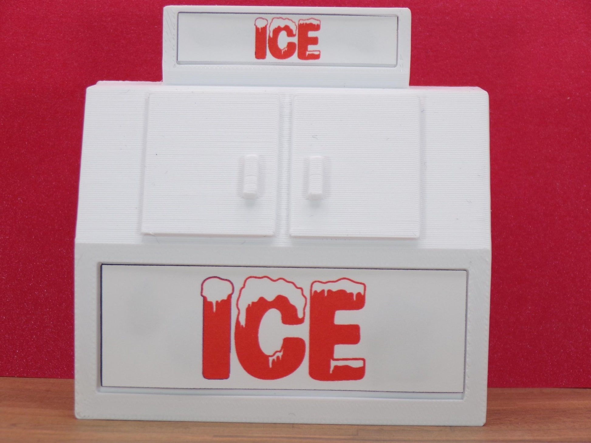 1:24 Scale Large Ice Machine - Ideal for Grocery Store, Convenience Store, Bait Shop, Gas Station, Repair Station - MstrcrftMinis - 1210