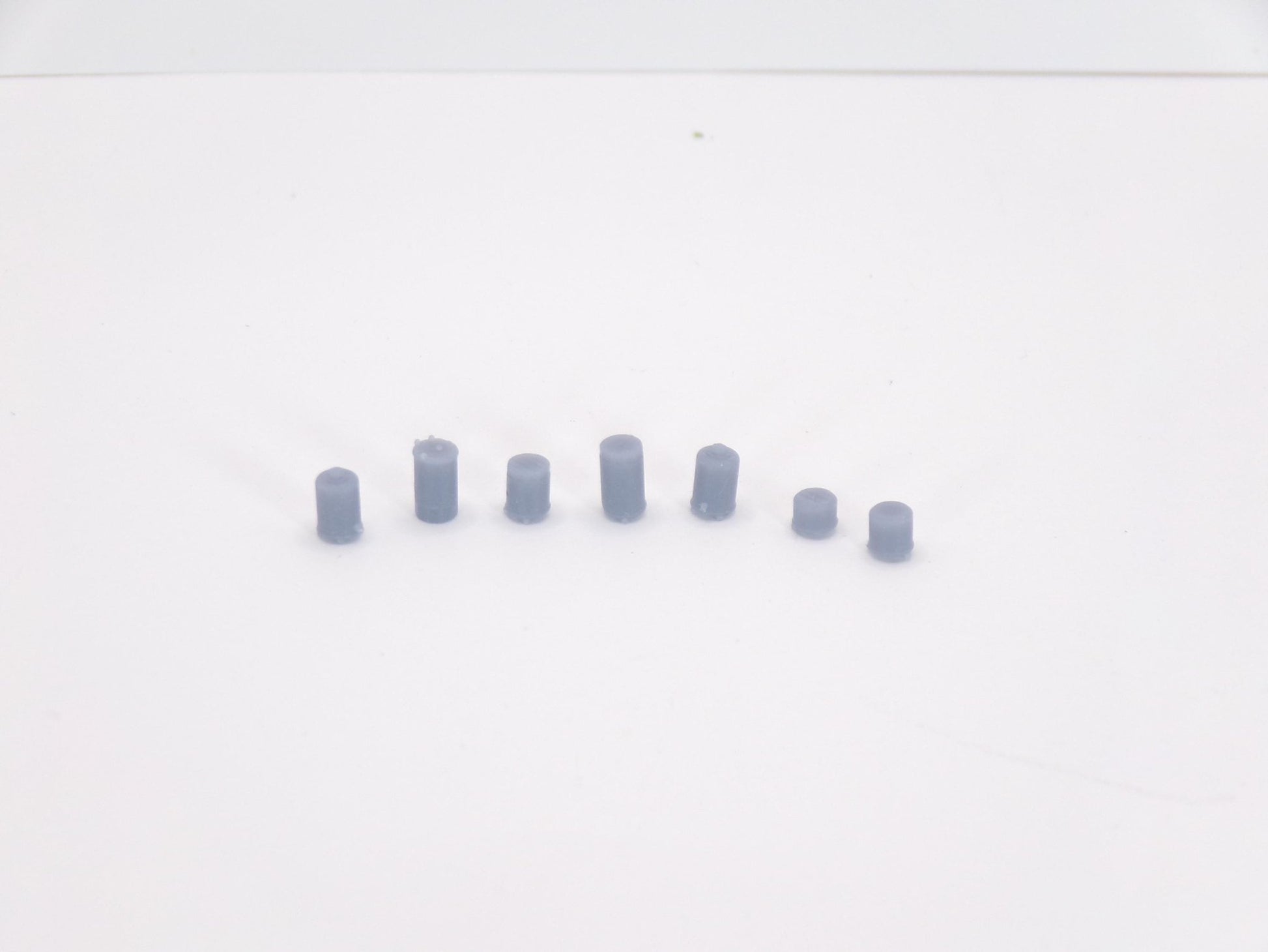 1:24 Scale Miniature Automotive Oil Filters (Set of 20) | Variety Sizes | Dollhouse Garage Auto Parts for Model Car Dioramas - MstrcrftMinis - 1241
