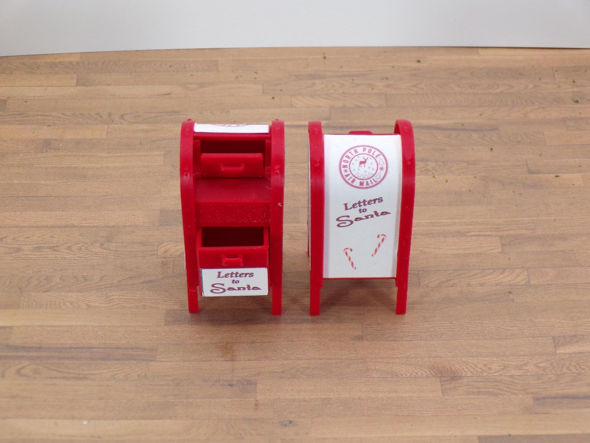 1:24 Scale Santa's Mailbox - Get Those Letters Off to Santa Before it is Too Late! - MstrcrftMinis - 1168
