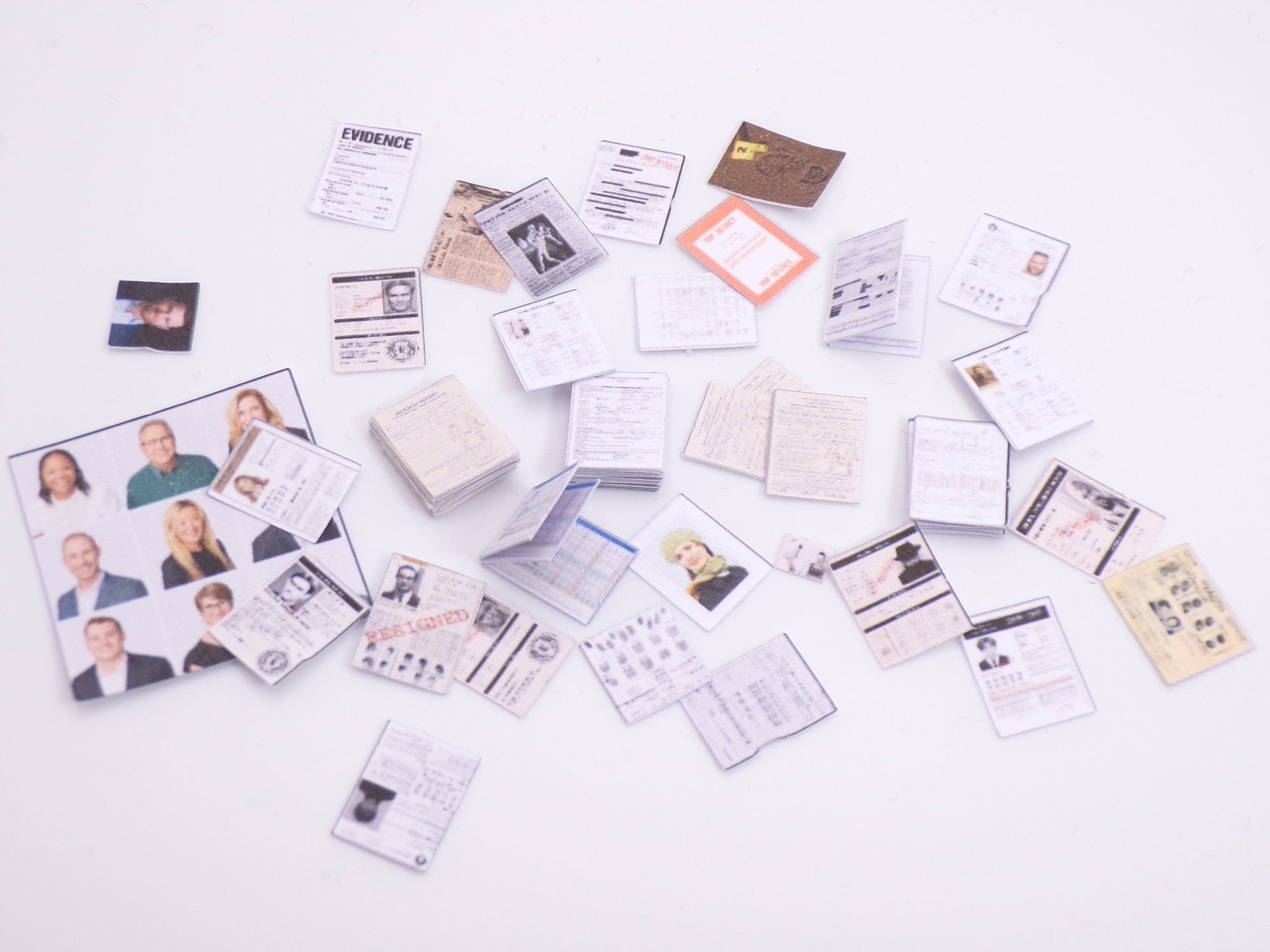 1:24 Scale Secret Agent Files and Paperwork - MstrcrftMinis - 1033