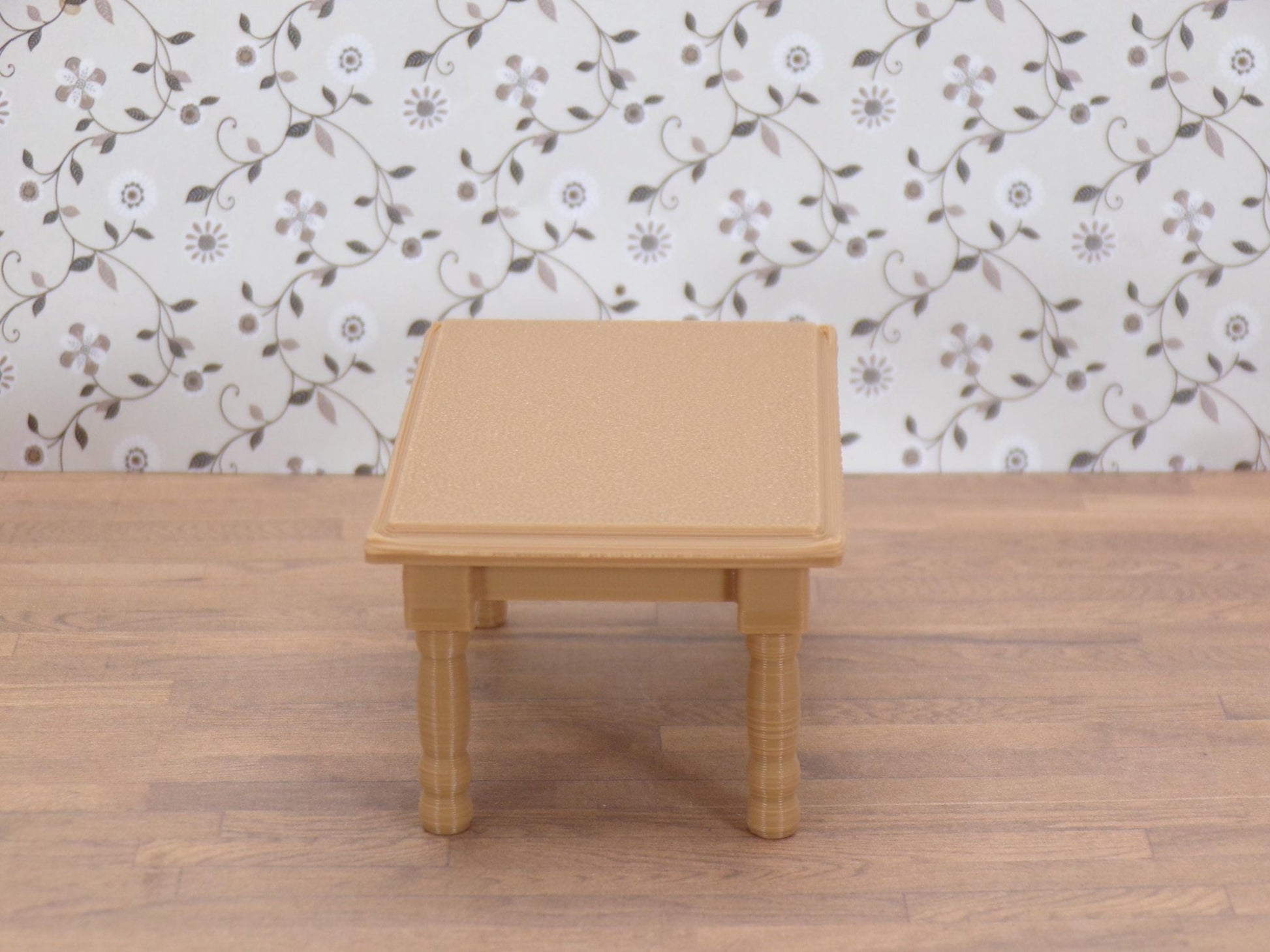 1:24 Scale Smooth Top Kitchen Table - 1/25, G Scale - MstrcrftMinis - 1292