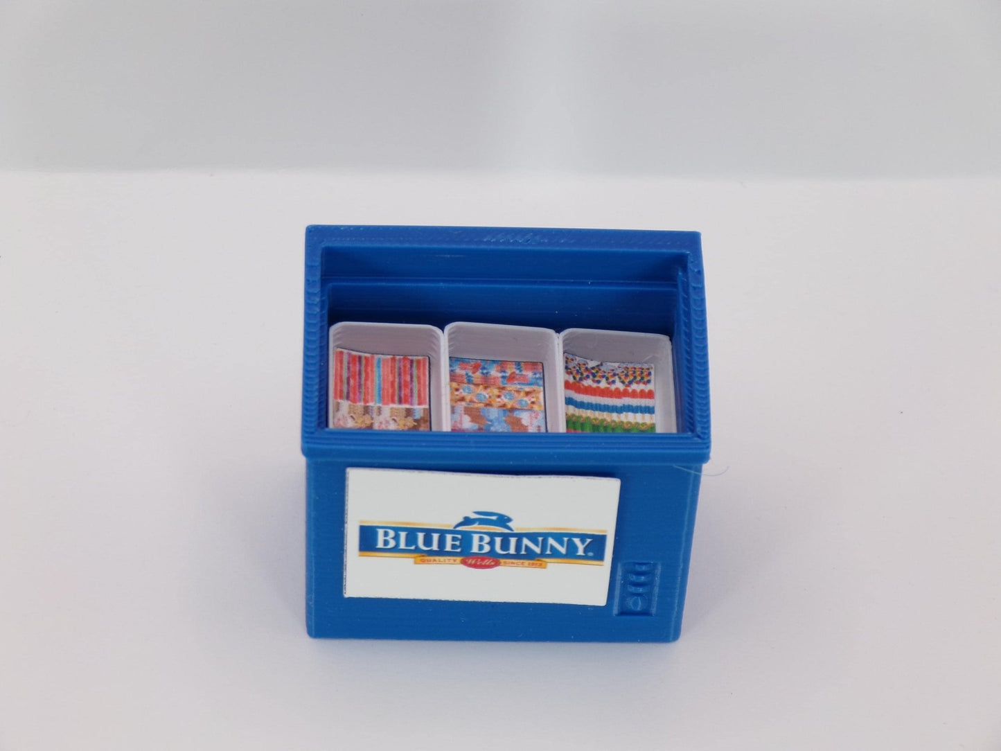 1:24 Scale Vintage Gas Station Cooler - Soda Pop, Ice Cream, Live Bait - Excellent Addition to Workshop, Garage, Industrial, or Gas Station - MstrcrftMinis - 1192