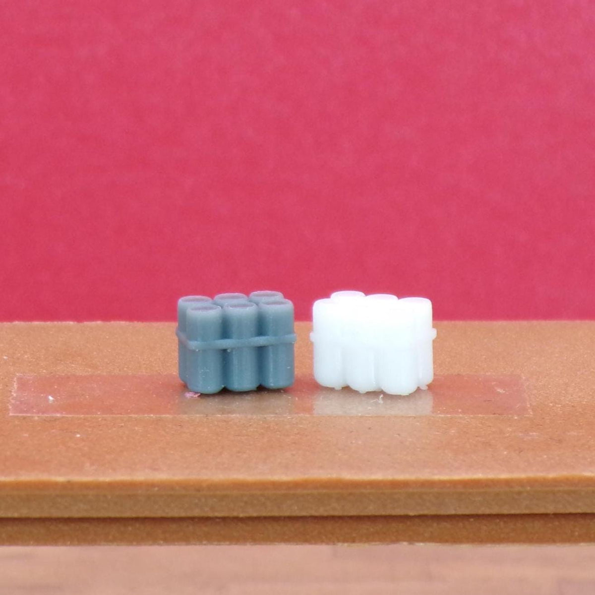 Aluminum Cans – 1:24 Scale Miniature - Could be used for Soda Pop, Energy Drinks, or Beer - (1 6-Pack or 6 Cans) - MstrcrftMinis - 1423