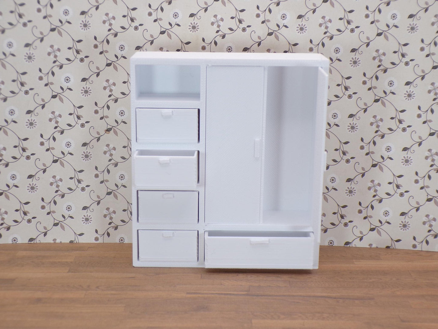 Bedroom Wardrobe – 1:24 Scale Miniature - MstrcrftMinis - 1326