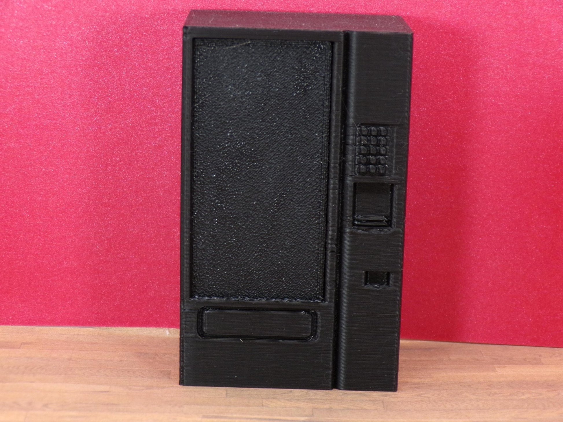 Candy & Chip Vending Machine – 1:24 Scale Miniature - MstrcrftMinis - 1406