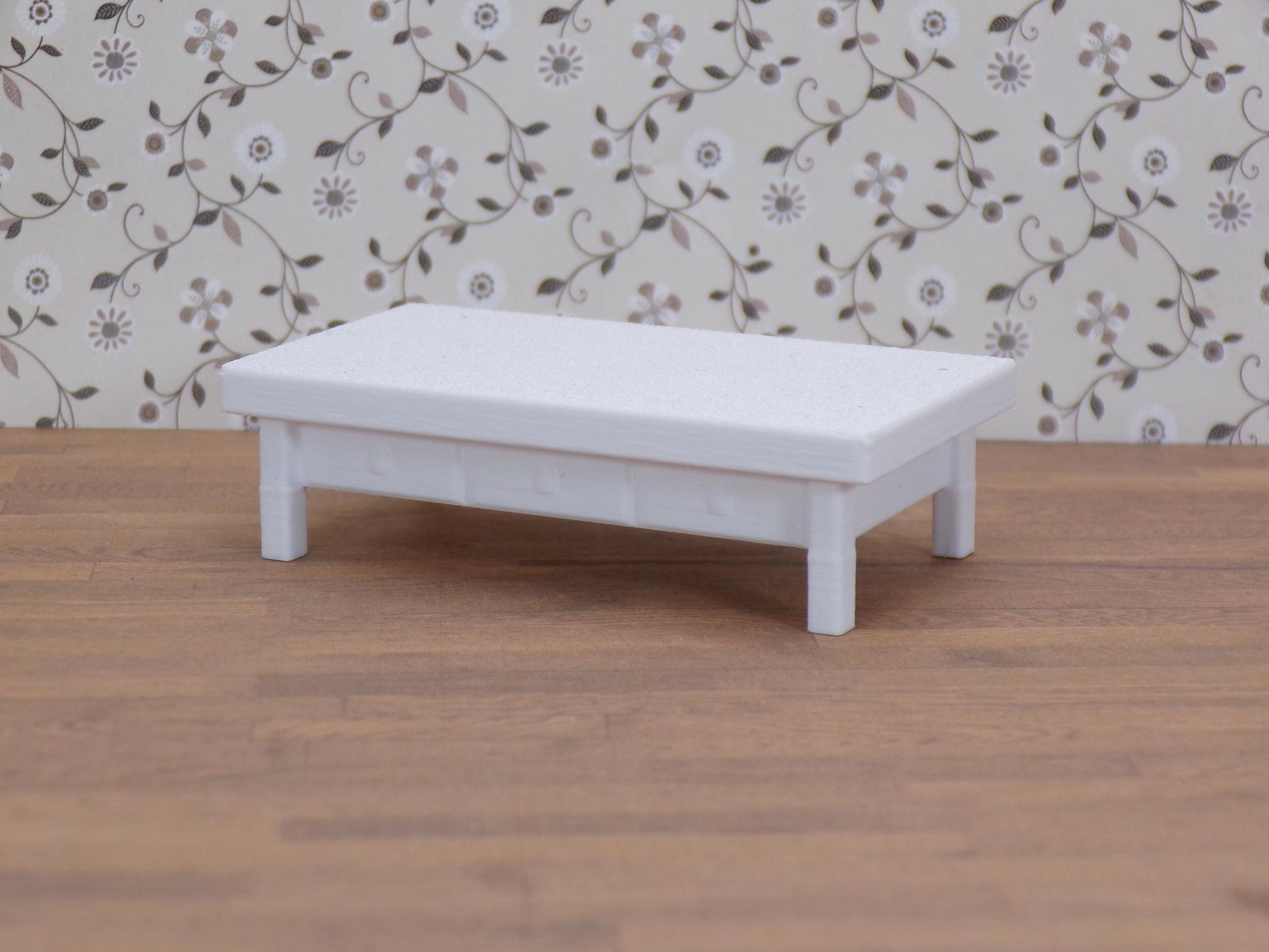Coffee Table – 1:24 Scale Miniature - MstrcrftMinis - 1355