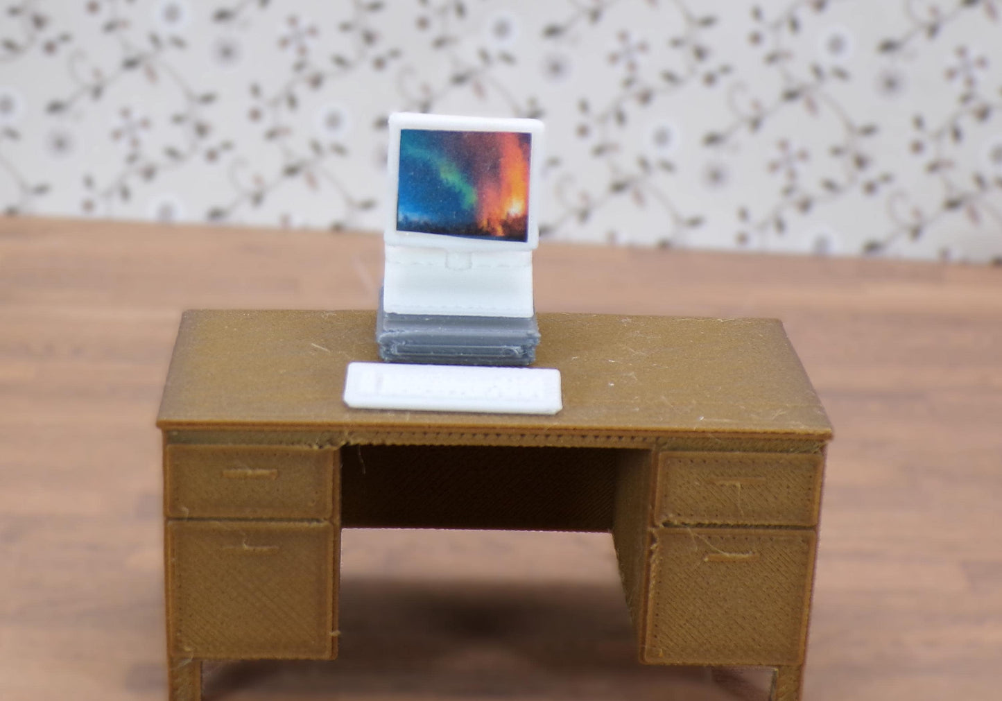 Vintage Desktop Computer Set – 1:24 Scale Miniature -UPDATED