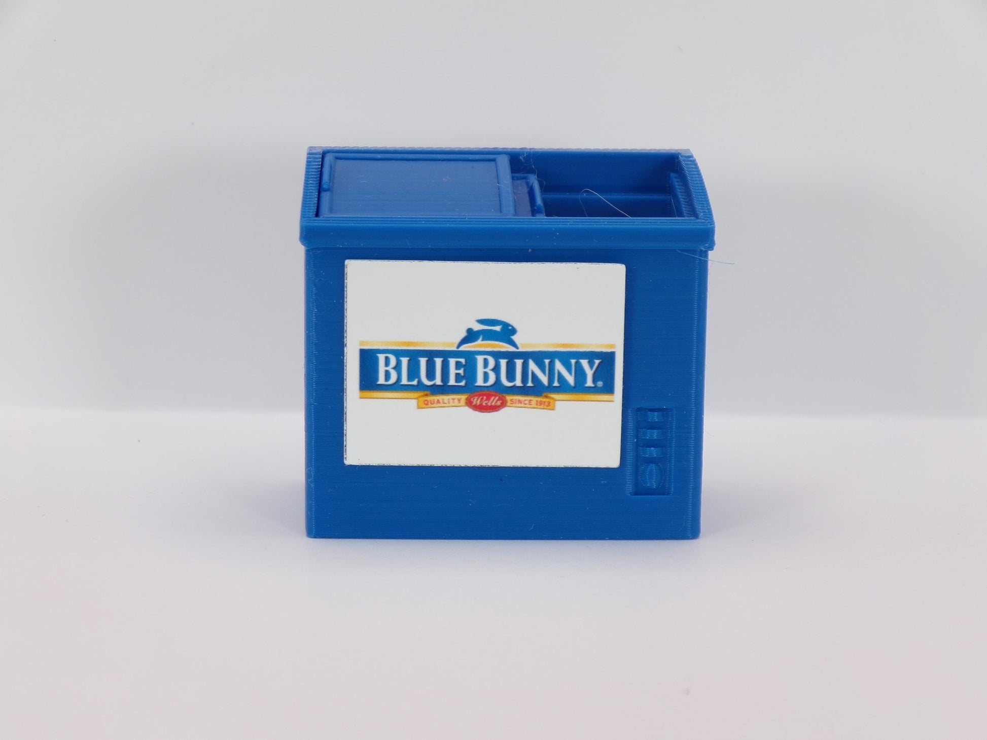 1:24 Scale Vintage Gas Station Cooler - Soda Pop, Ice Cream, Live Bait - Excellent Addition to Workshop, Garage, Industrial, or Gas Station