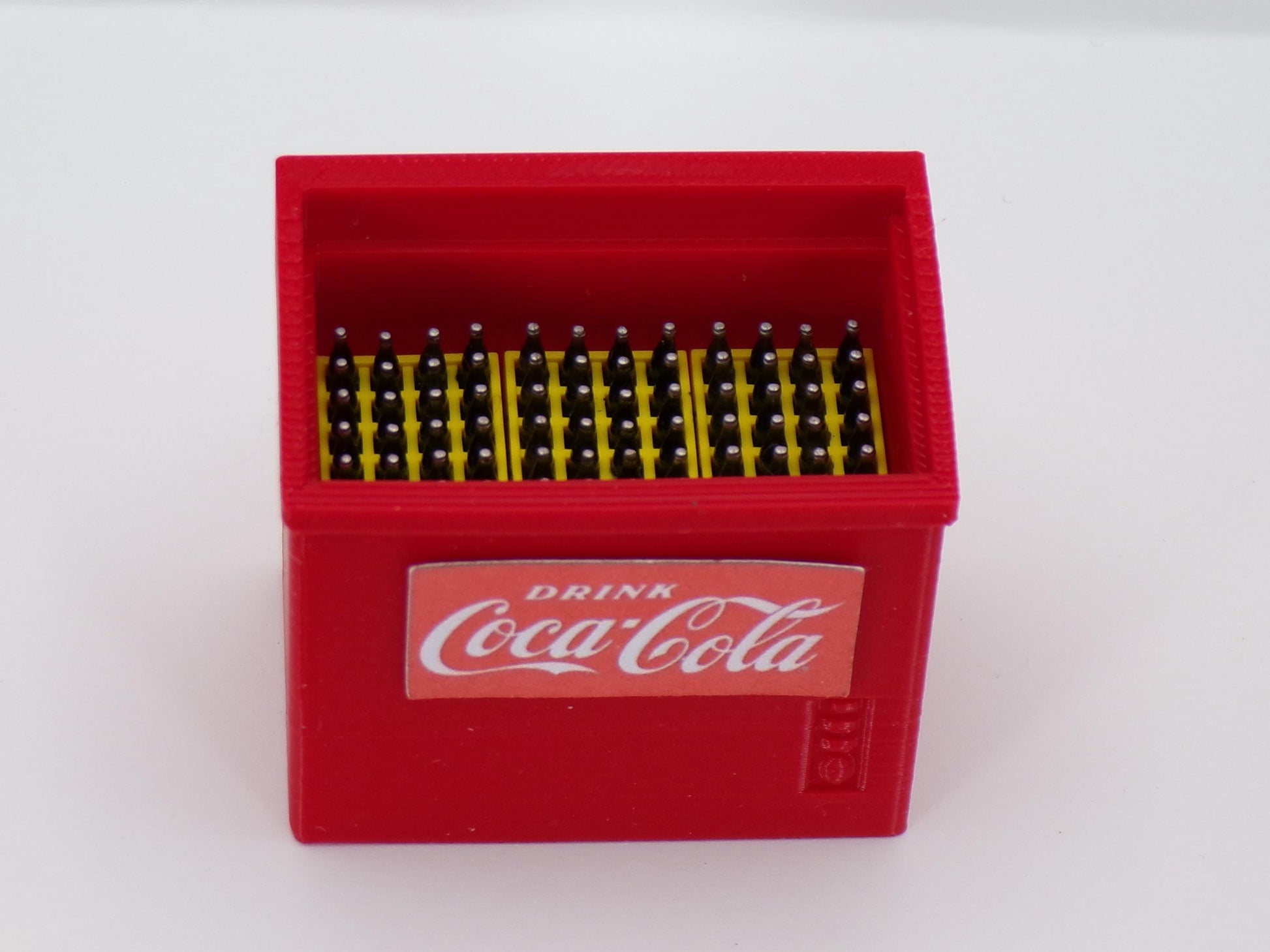 1:24 Scale Vintage Gas Station Cooler - Soda Pop, Ice Cream, Live Bait - Excellent Addition to Workshop, Garage, Industrial, or Gas Station