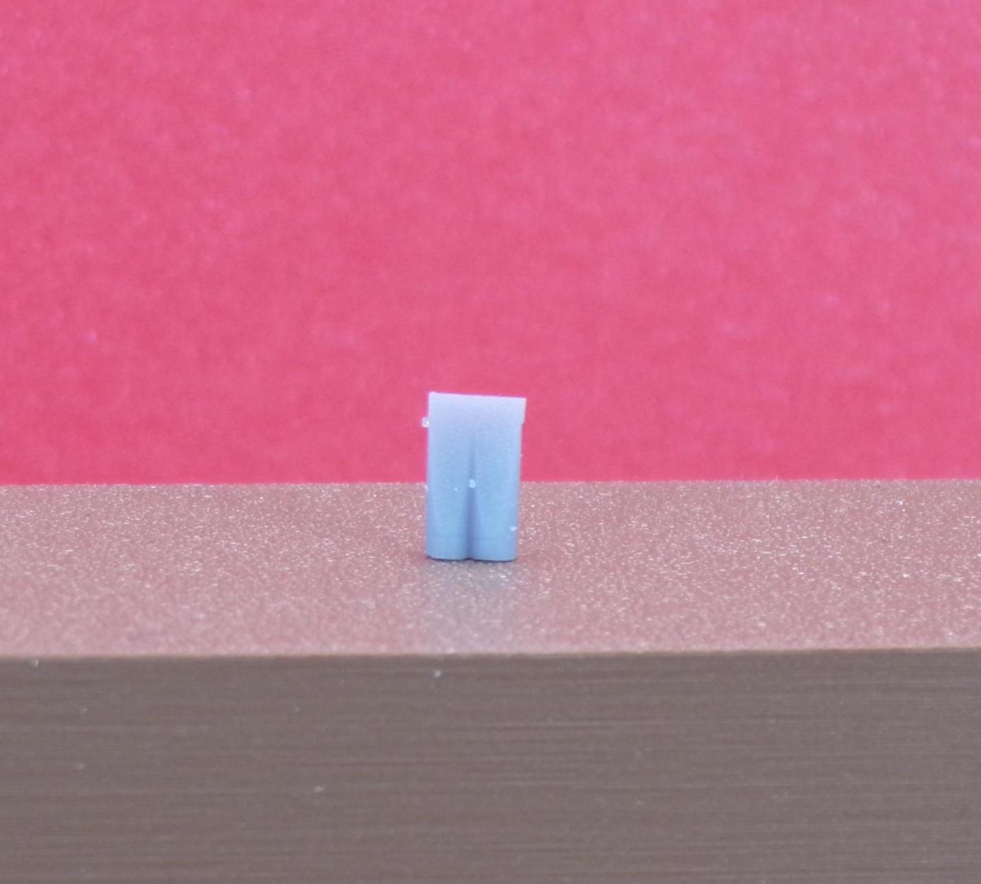 Shampoo, Conditioner & Lotion Containers Set – 1:24 Scale Miniature Bathroom Accessories