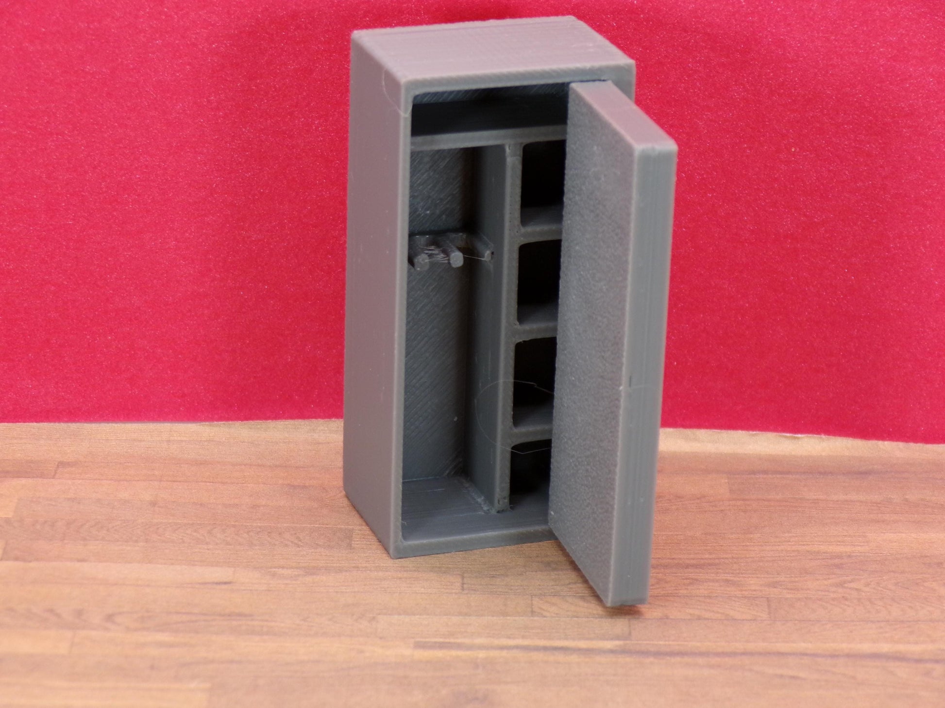 1:24 Scale Miniature Safe – Open or Closed Version