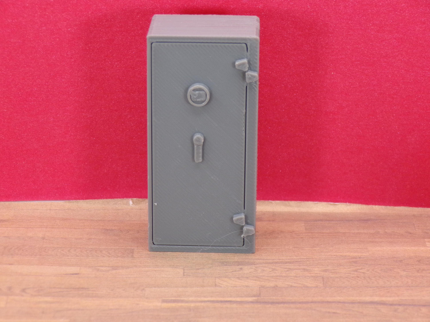 1:24 Scale Miniature Safe – Open or Closed Version