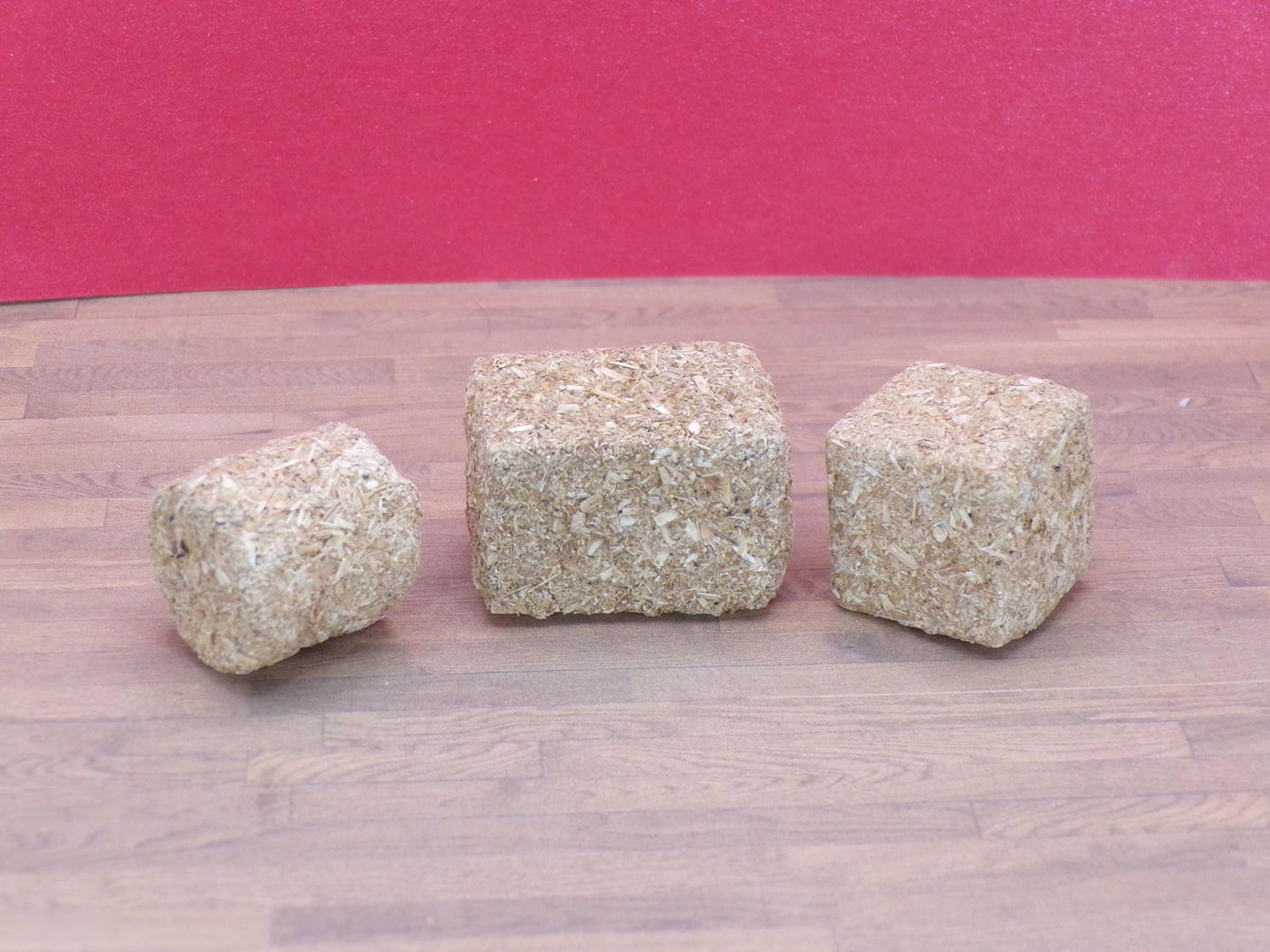 Hay Bales – 1:24 Scale Miniature for Fall Scenes
