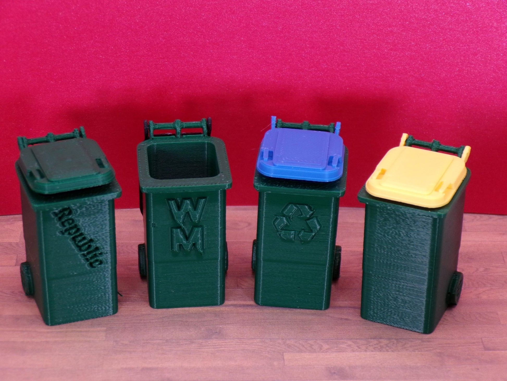 Residential Garbage Tote – 1:24 Scale Miniature - MstrcrftMinis - 1334