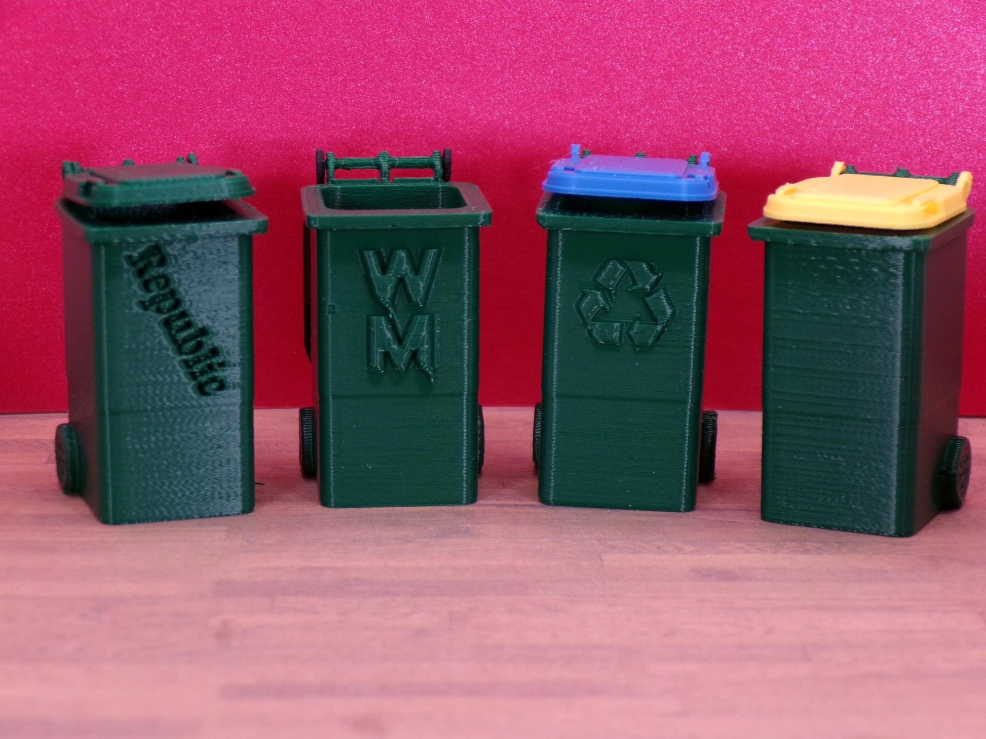 Residential Garbage Tote – 1:24 Scale Miniature - MstrcrftMinis - 1334
