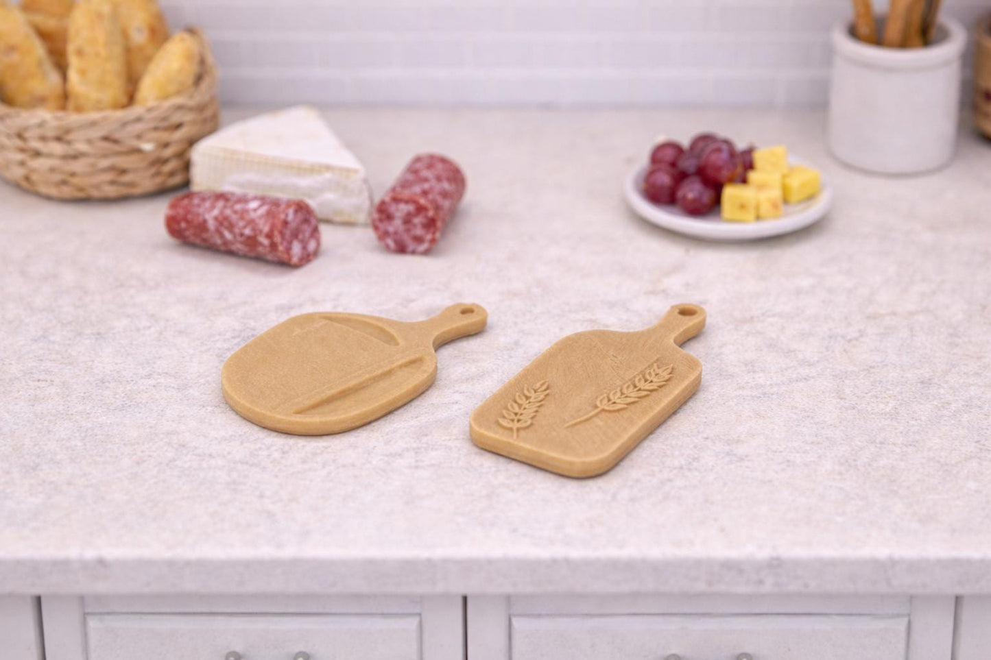 Set of 2 Charcuterie Boards – 1:24 Scale Miniatures - MstrcrftMinis - 1319