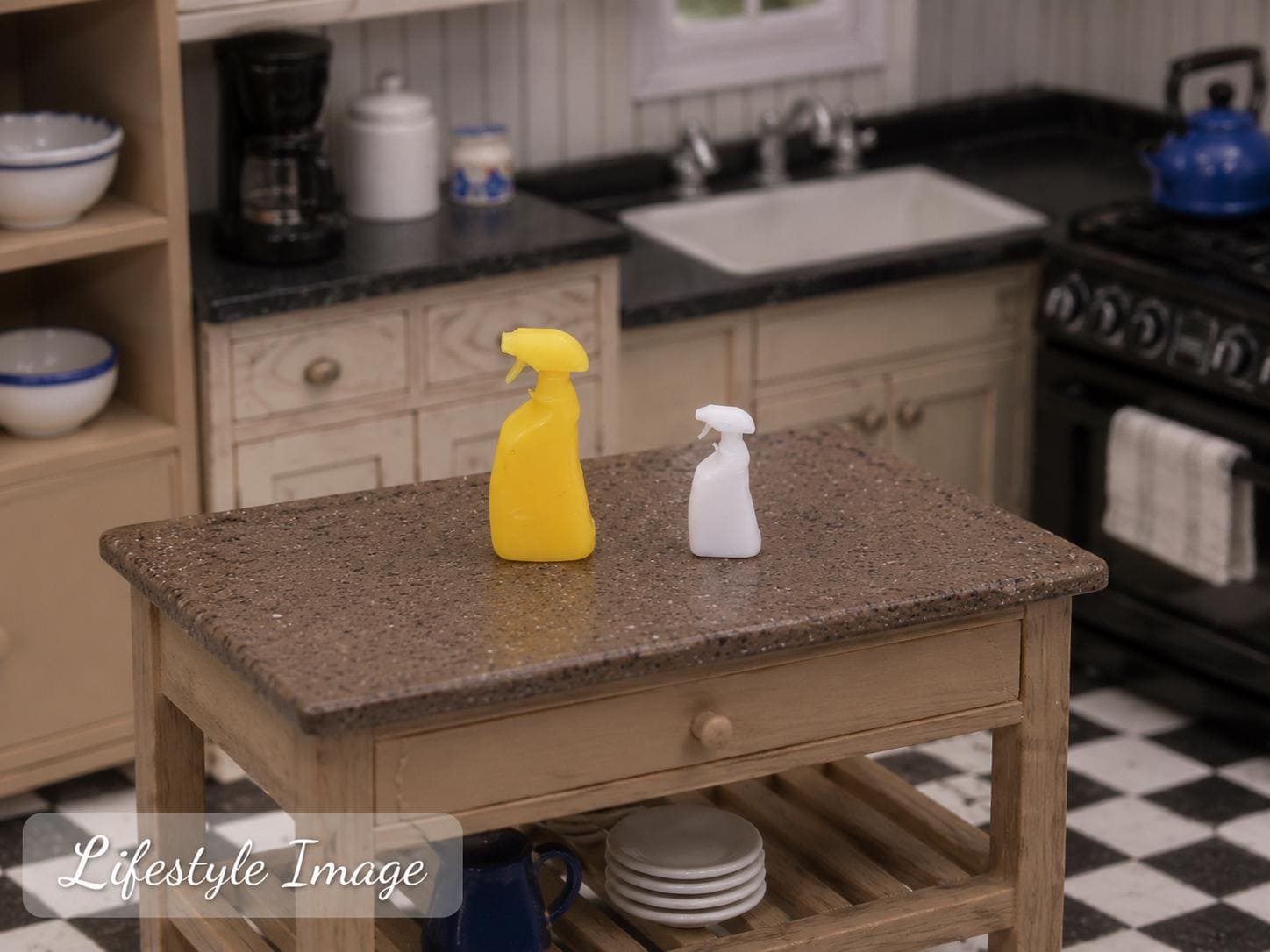 Spray Bottle Set (2) – 1:24 Scale Miniature Cleaning Bottles - MstrcrftMinis - 1390